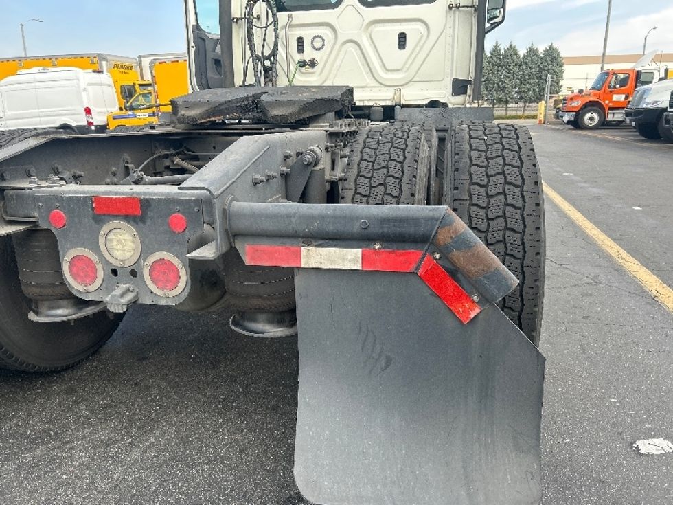 Day Cab Tractor-Heavy Duty Tractors-Freightliner-2018-T12664ST-City Of Industry-CA-302,006\n\t\tmiles-$ 48,500 - Image 18