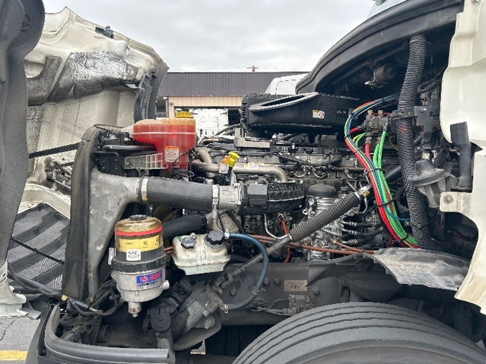 Day Cab Tractor-Heavy Duty Tractors-Freightliner-2018-T12664ST-City Of Industry-CA-405,704\n\t\tmiles-$ 42,500 - Image 15