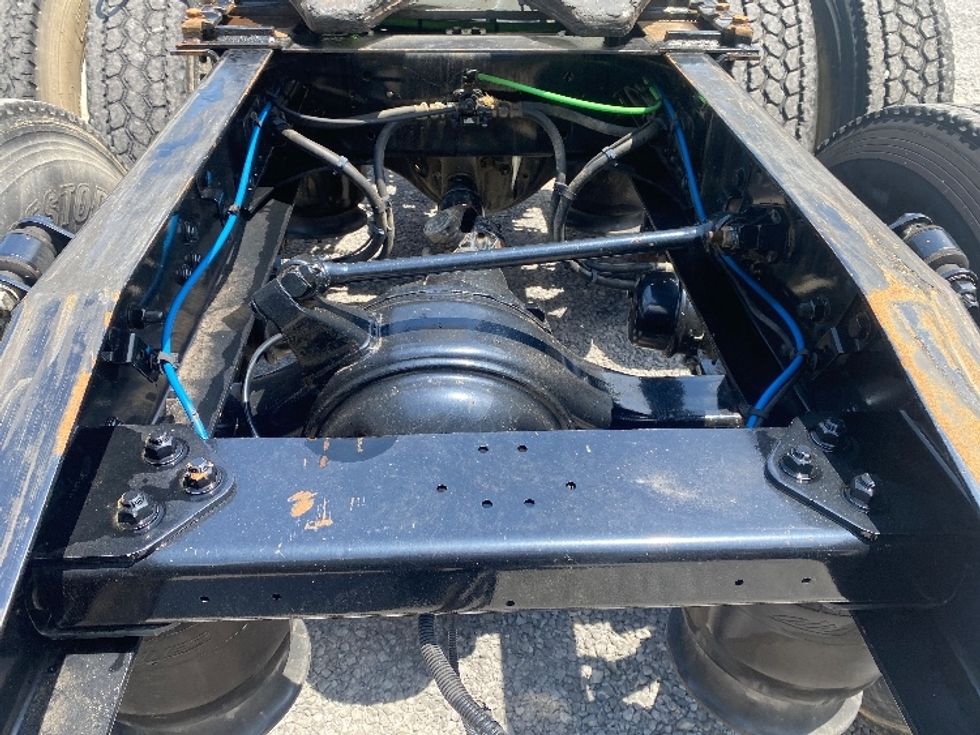 Day Cab Tractor-Heavy Duty Tractors-Freightliner-2018-T12664ST-Cleveland-TN-382,375\n\t\tmiles-$ 38,750 - Image 6