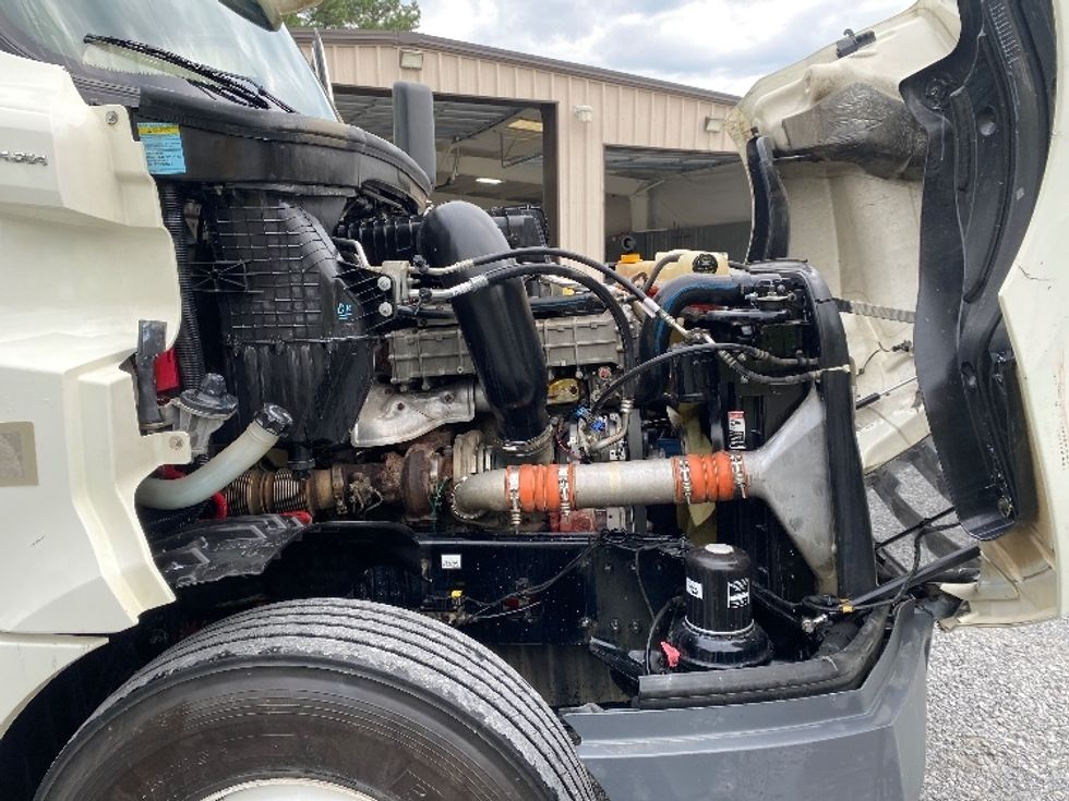 Day Cab Tractor-Heavy Duty Tractors-Freightliner-2018-T12664ST-Cleveland-TN-400,307\n\t\tmiles-$ 35,000 - Image 15
