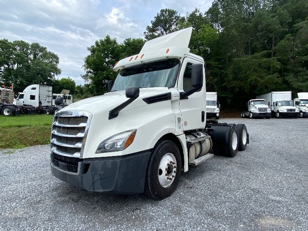 Day Cab Tractor-Heavy Duty Tractors-Freightliner-2018-T12664ST-Cleveland-TN-400,307\n\t\tmiles-$ 35,000 - Image 3