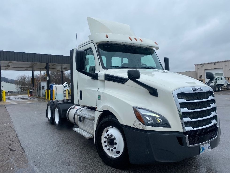 Your Next Used 2018 Freightliner T12664ST, 316141, Is For Sale And
