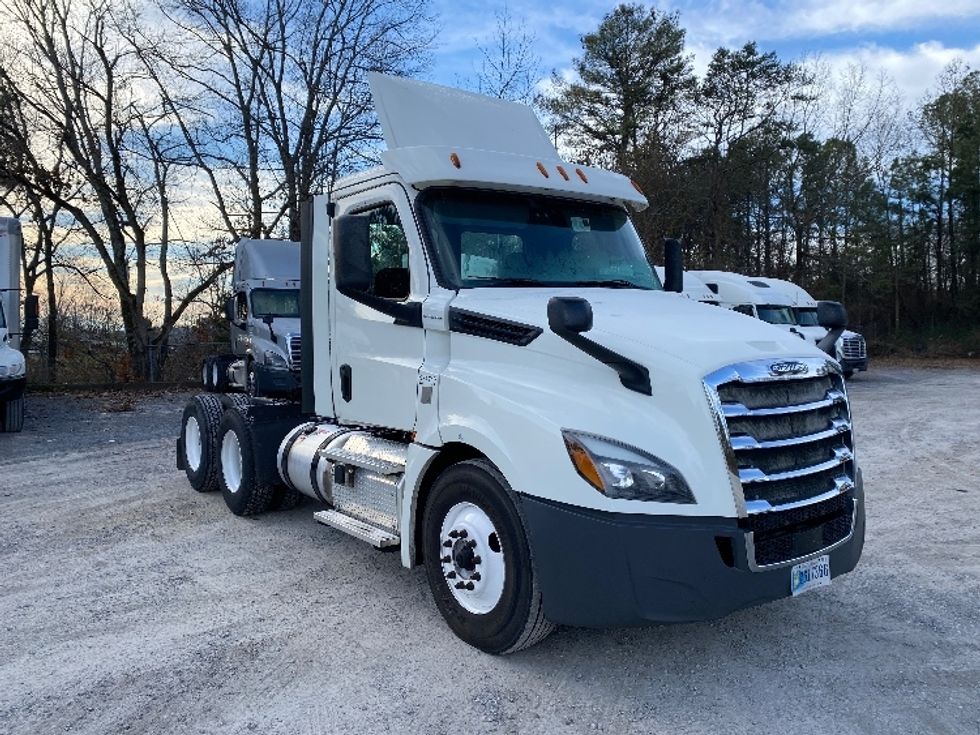 Your Next Used 2018 Freightliner T12664ST, 277717, Is For Sale And