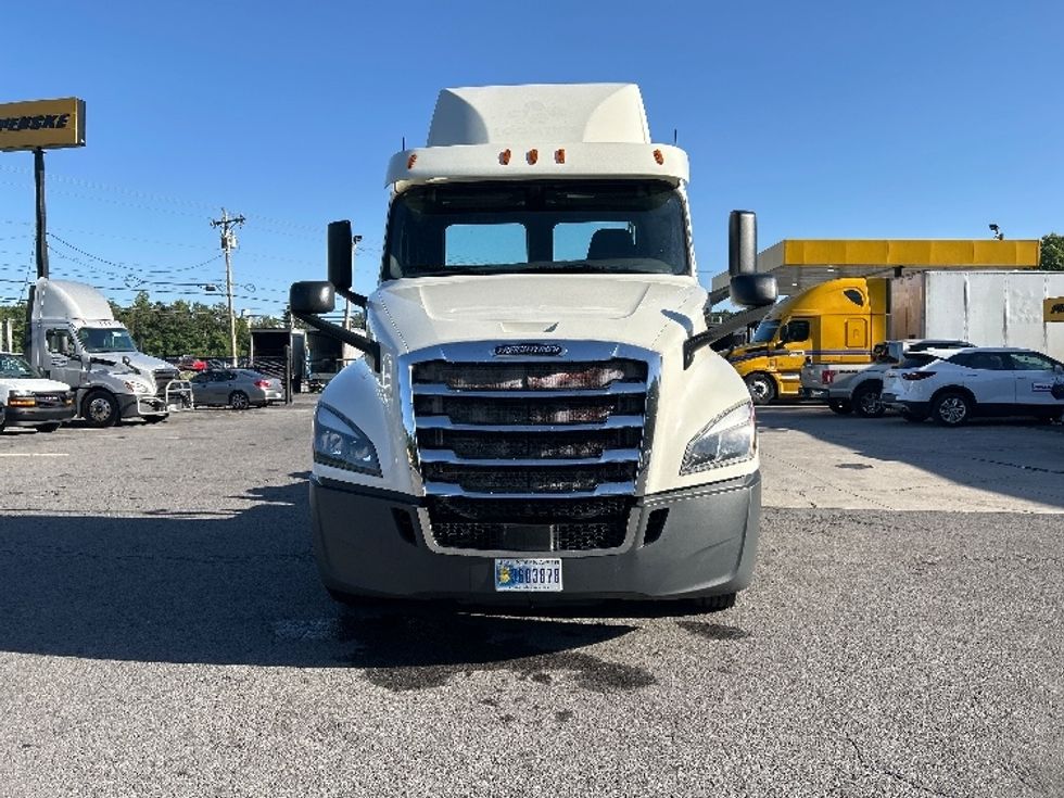 Day Cab Tractor-Heavy Duty Tractors-Freightliner-2018-T12664ST-Cleveland-TN-541,132\n\t\tmiles-$ 37,000 - Image 2