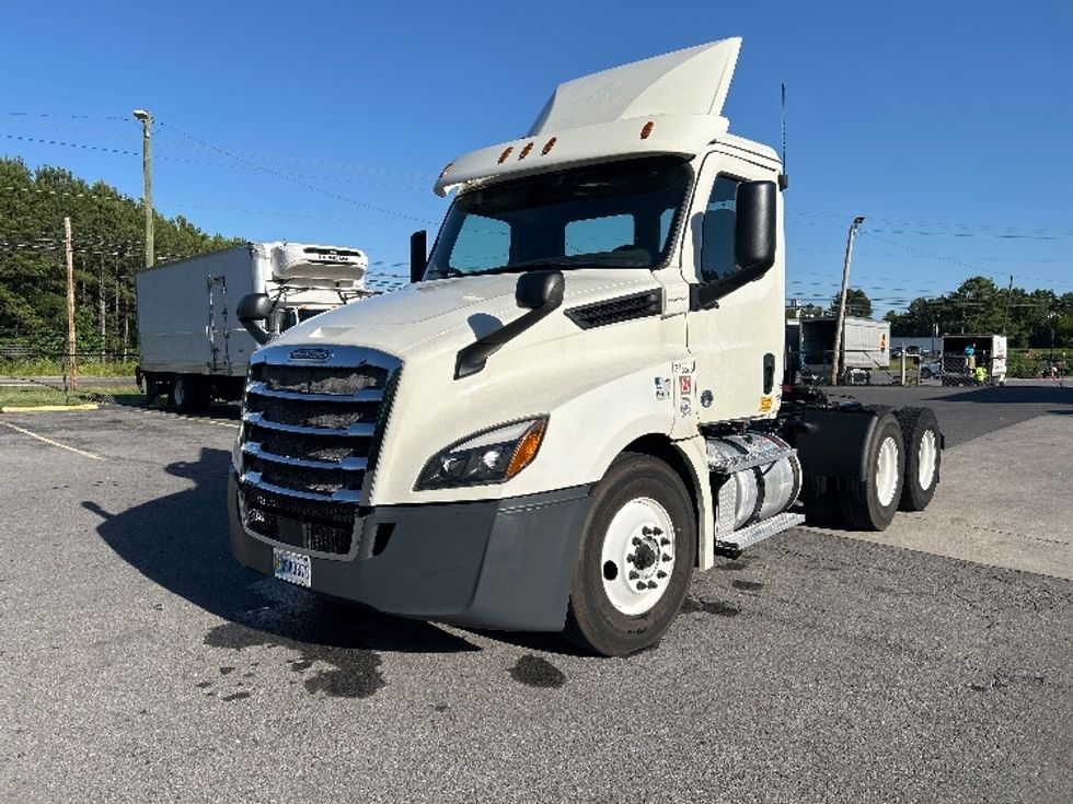 Day Cab Tractor-Heavy Duty Tractors-Freightliner-2018-T12664ST-Cleveland-TN-541,132\n\t\tmiles-$ 37,000 - Image 3