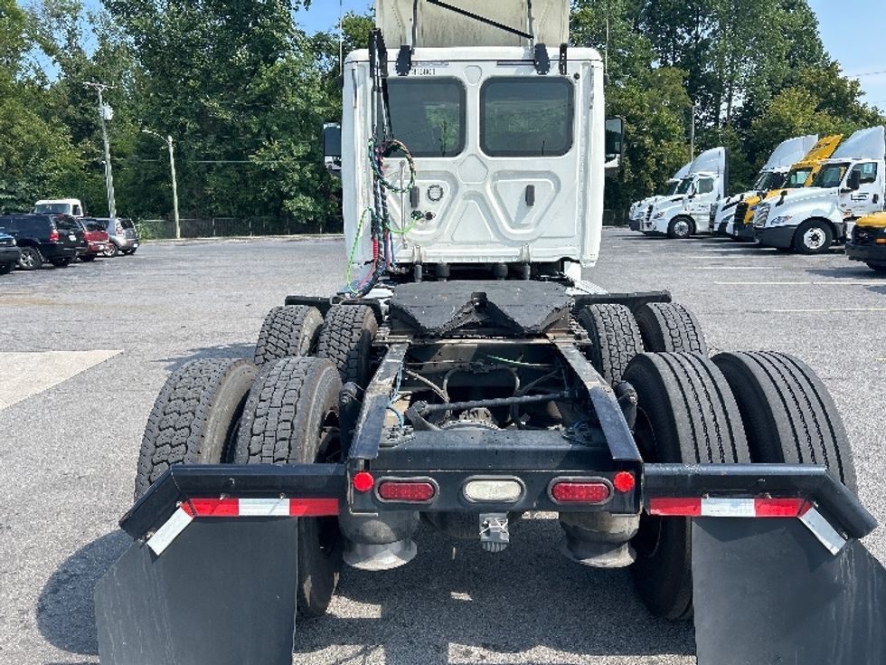 Day Cab Tractor-Heavy Duty Tractors-Freightliner-2018-T12664ST-Cleveland-TN-819,694\n\t\tmiles-$ 27,500 - Image 6
