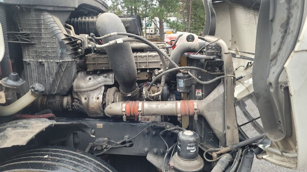 Day Cab Tractor-Heavy Duty Tractors-Freightliner-2018-T12664ST-Columbus-GA-594,816\n\t\tmiles-$ 34,750 - Image 15