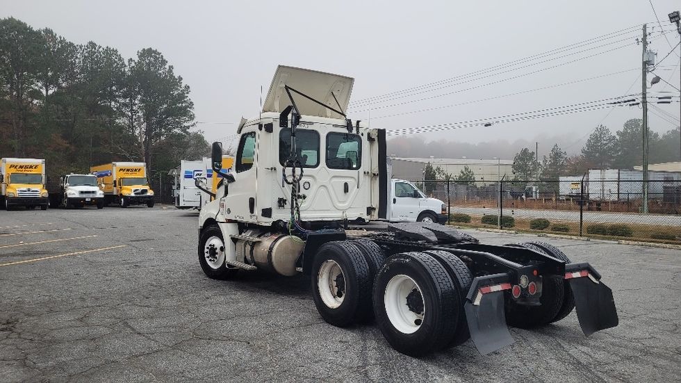 Day Cab Tractor-Heavy Duty Tractors-Freightliner-2018-T12664ST-Columbus-GA-594,816\n\t\tmiles-$ 34,750 - Image 5