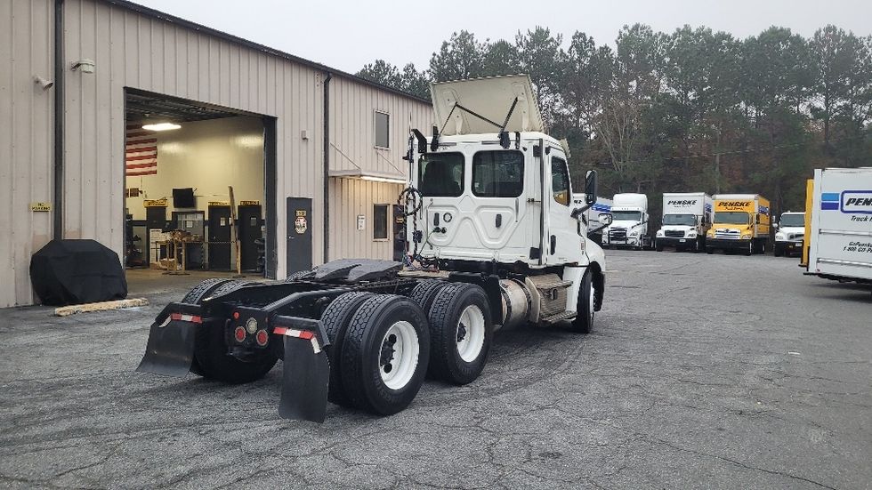 Day Cab Tractor-Heavy Duty Tractors-Freightliner-2018-T12664ST-Columbus-GA-594,816\n\t\tmiles-$ 34,750 - Image 7