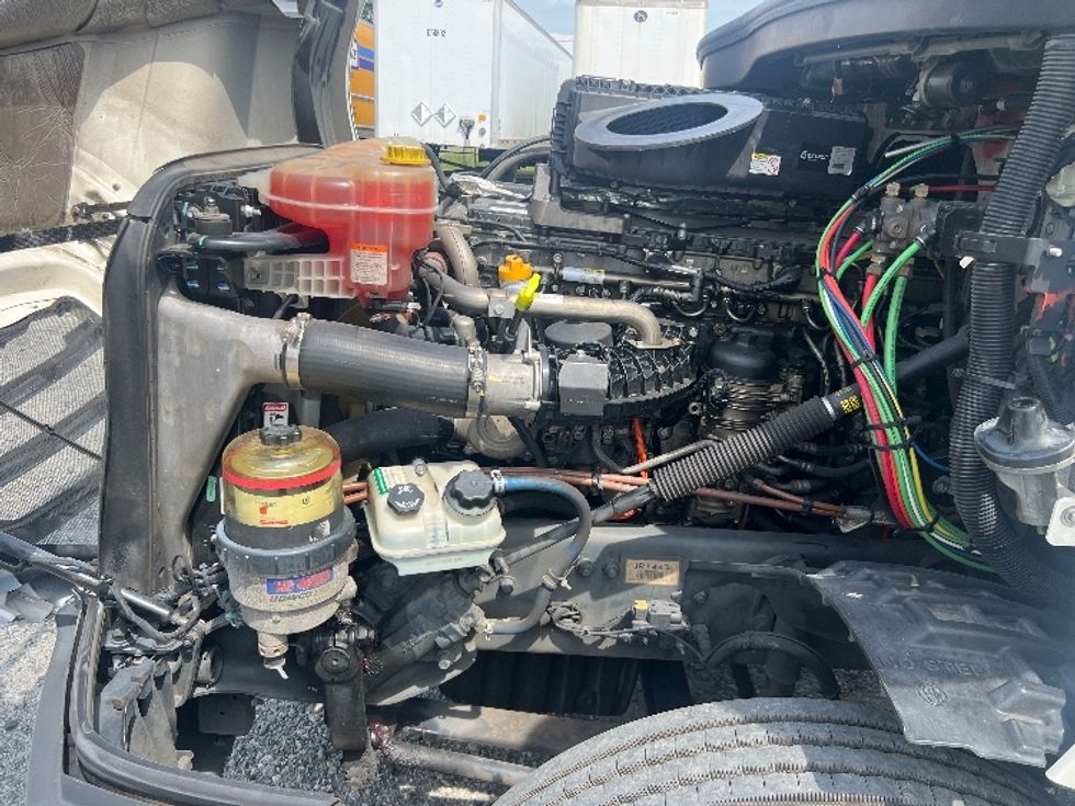 Day Cab Tractor-Heavy Duty Tractors-Freightliner-2018-T12664ST-Concord-NC-503,255\n\t\tmiles-$ 41,250 - Image 16