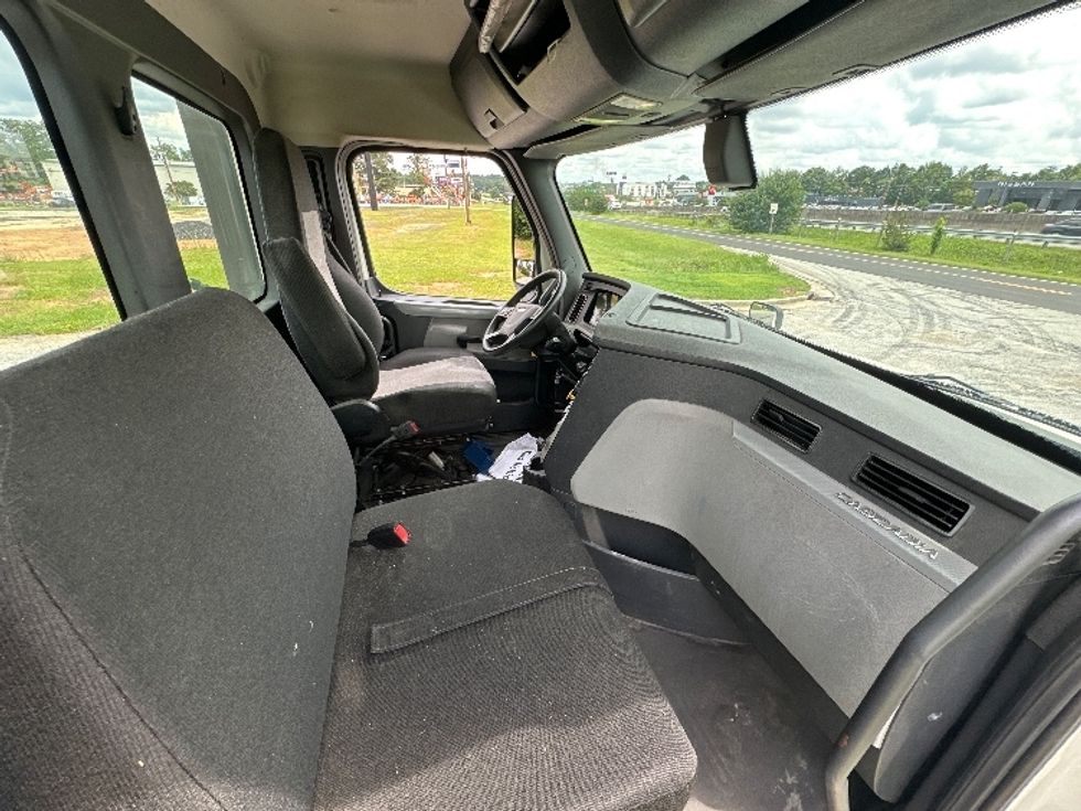Day Cab Tractor-Heavy Duty Tractors-Freightliner-2018-T12664ST-Conyers-GA-241,982\n\t\tmiles-$ 52,750 - Image 14