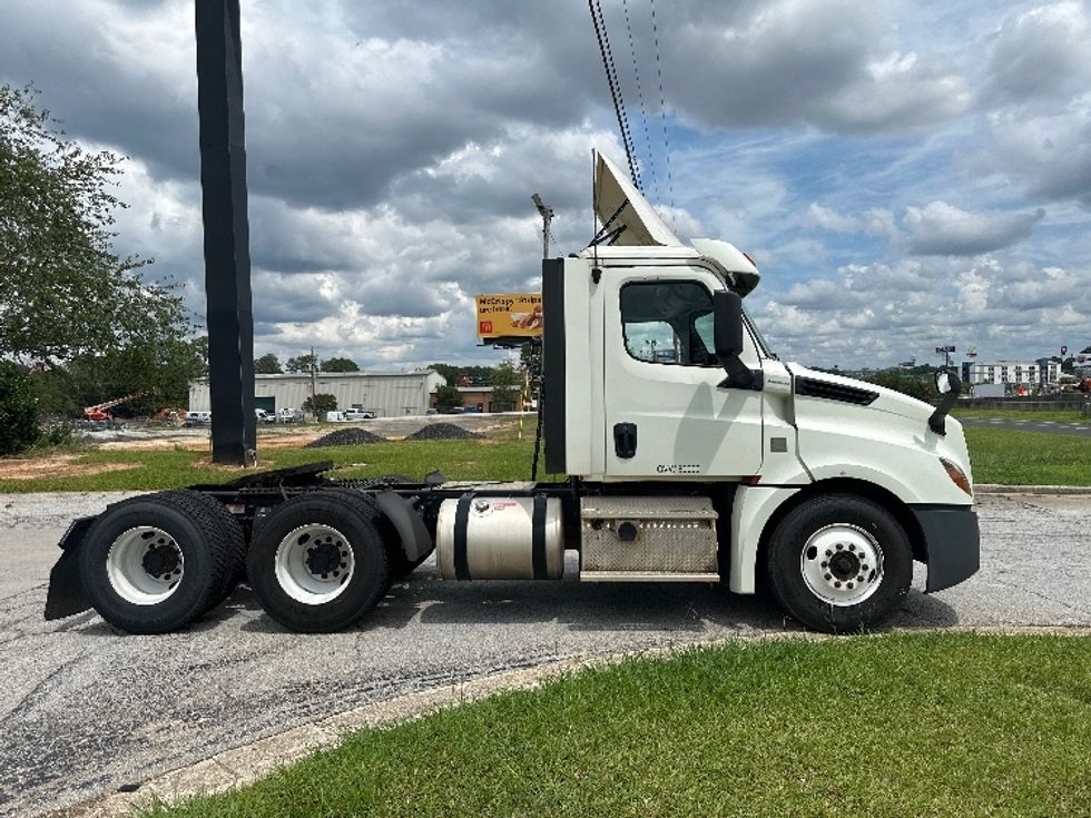 Day Cab Tractor-Heavy Duty Tractors-Freightliner-2018-T12664ST-Conyers-GA-241,982\n\t\tmiles-$ 52,750 - Image 8