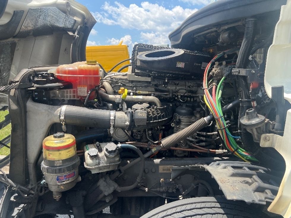 Day Cab Tractor-Heavy Duty Tractors-Freightliner-2018-T12664ST-Conyers-GA-504,064\n\t\tmiles-$ 43,750 - Image 16