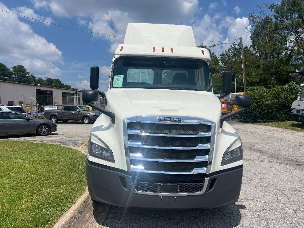 Day Cab Tractor-Heavy Duty Tractors-Freightliner-2018-T12664ST-Conyers-GA-504,064\n\t\tmiles-$ 43,750 - Image 2
