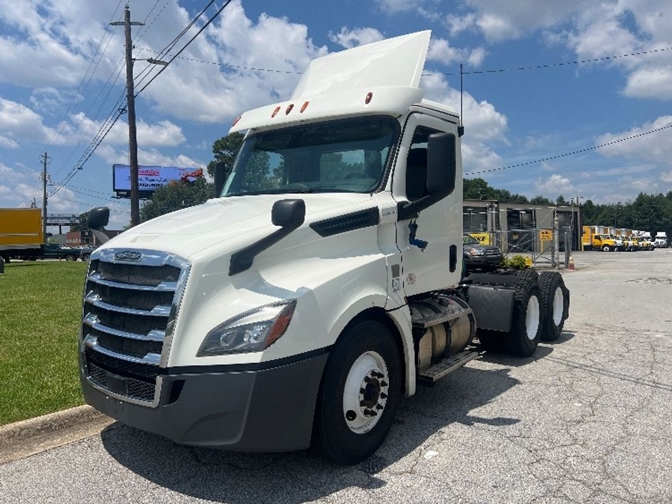 Day Cab Tractor-Heavy Duty Tractors-Freightliner-2018-T12664ST-Conyers-GA-504,064\n\t\tmiles-$ 43,750 - Image 3