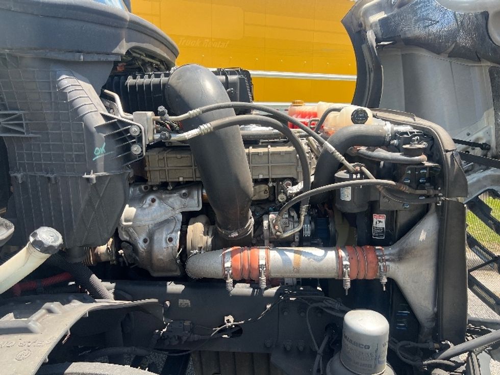 Day Cab Tractor-Heavy Duty Tractors-Freightliner-2018-T12664ST-Conyers-GA-525,133\n\t\tmiles-$ 42,000 - Image 14