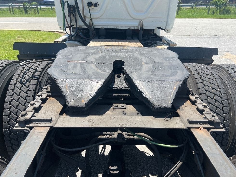 Day Cab Tractor-Heavy Duty Tractors-Freightliner-2018-T12664ST-Conyers-GA-525,133\n\t\tmiles-$ 42,000 - Image 6