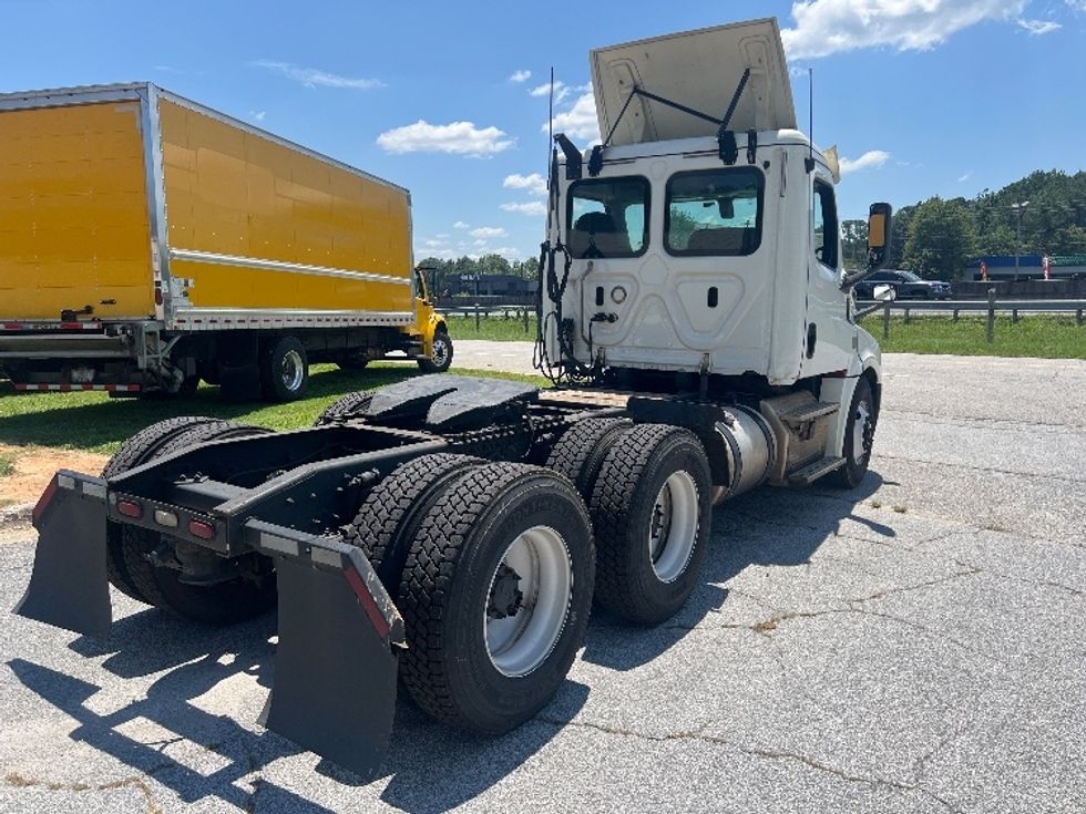 Day Cab Tractor-Heavy Duty Tractors-Freightliner-2018-T12664ST-Conyers-GA-525,133\n\t\tmiles-$ 42,000 - Image 7