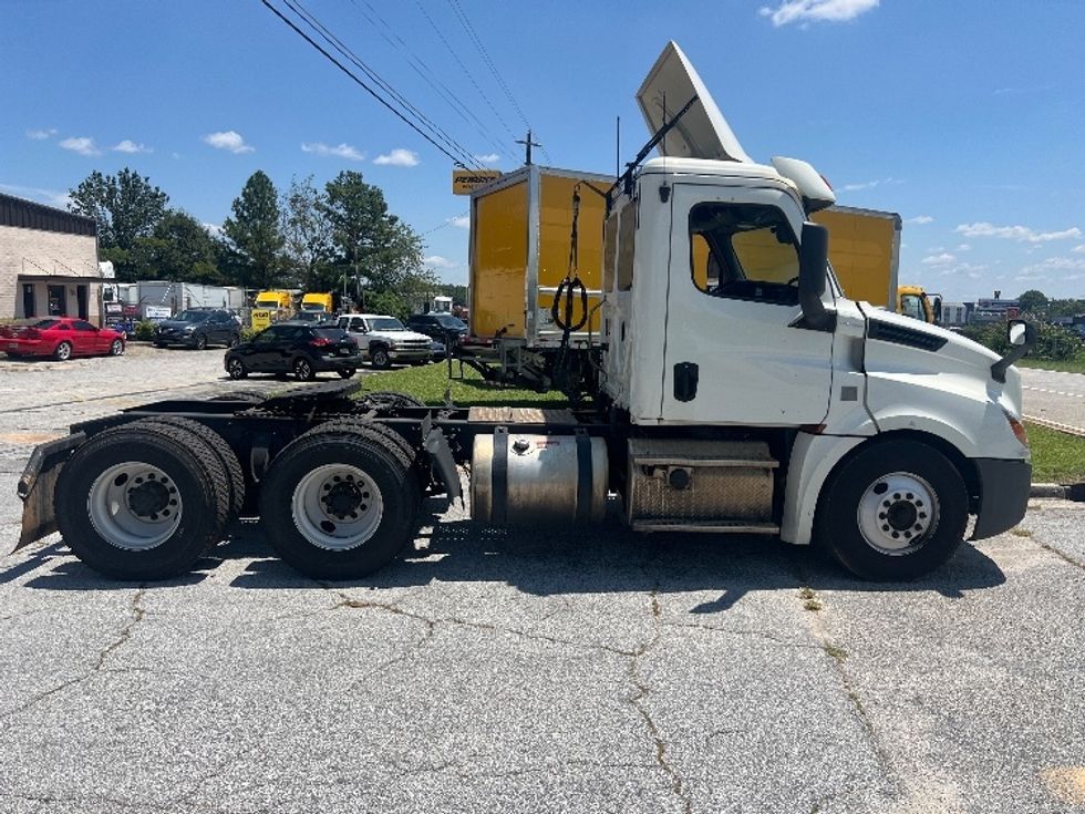 Day Cab Tractor-Heavy Duty Tractors-Freightliner-2018-T12664ST-Conyers-GA-525,133\n\t\tmiles-$ 42,000 - Image 8