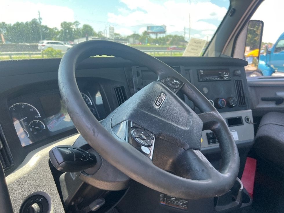 Day Cab Tractor-Heavy Duty Tractors-Freightliner-2018-T12664ST-Conyers-GA-525,133\n\t\tmiles-$ 42,000 - Image 9