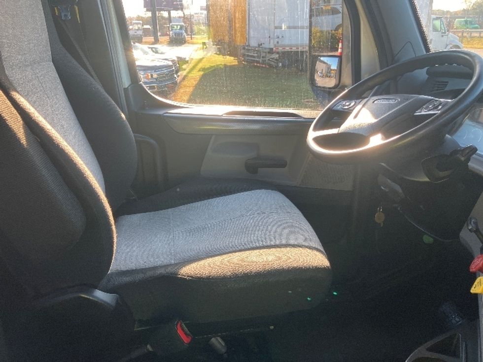 Day Cab Tractor-Heavy Duty Tractors-Freightliner-2018-T12664ST-Conyers-GA-527,155\n\t\tmiles-$ 41,750 - Image 14