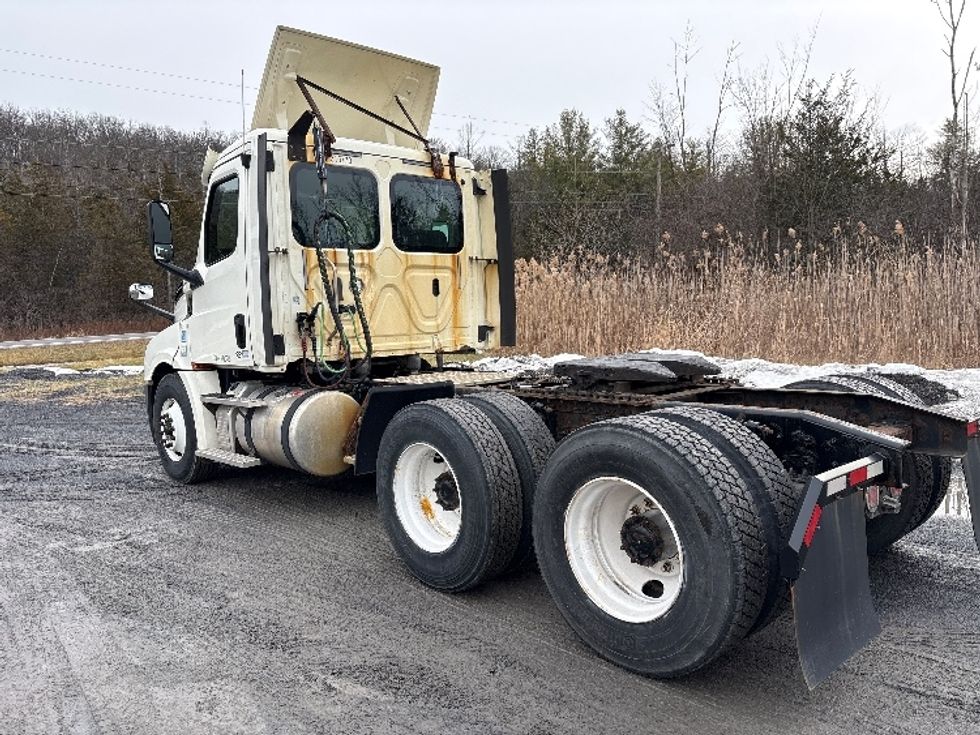 Day Cab Tractor-Heavy Duty Tractors-Freightliner-2018-T12664ST-Coxsackie-NY-459,857\n\t\tmiles-$ 33,750 - Image 5