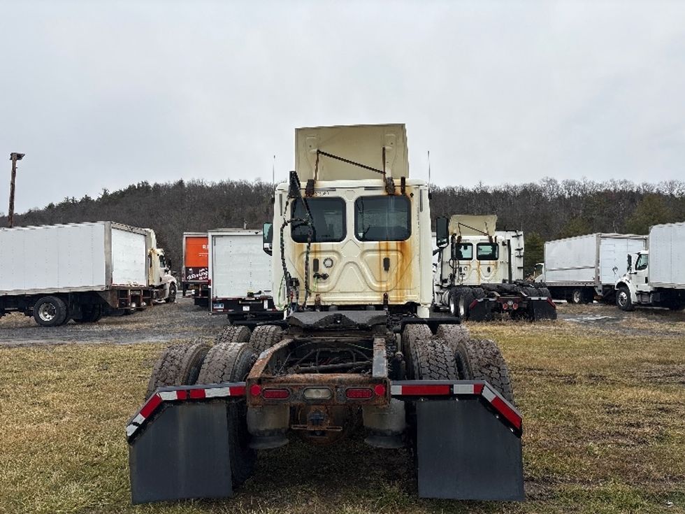 Day Cab Tractor-Heavy Duty Tractors-Freightliner-2018-T12664ST-Coxsackie-NY-482,992\n\t\tmiles-$ 33,000 - Image 6