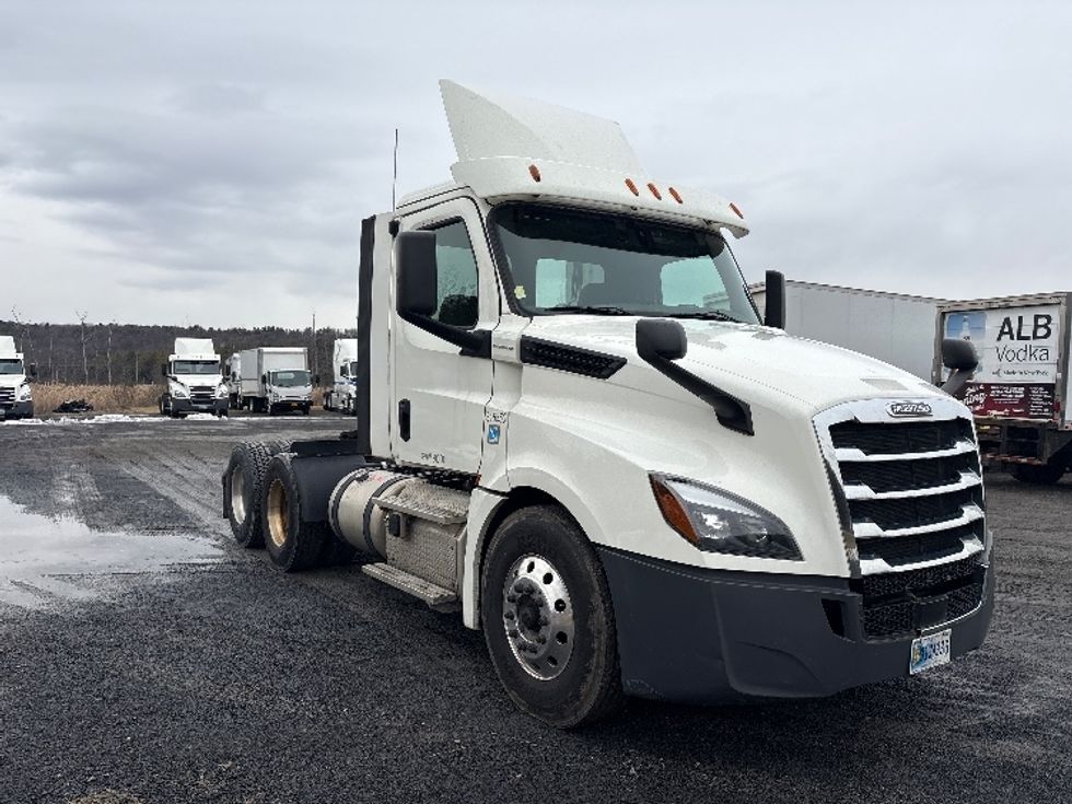 Day Cab Tractor-Heavy Duty Tractors-Freightliner-2018-T12664ST-Coxsackie-NY-510,521\n\t\tmiles-$ 33,250 - Image 1