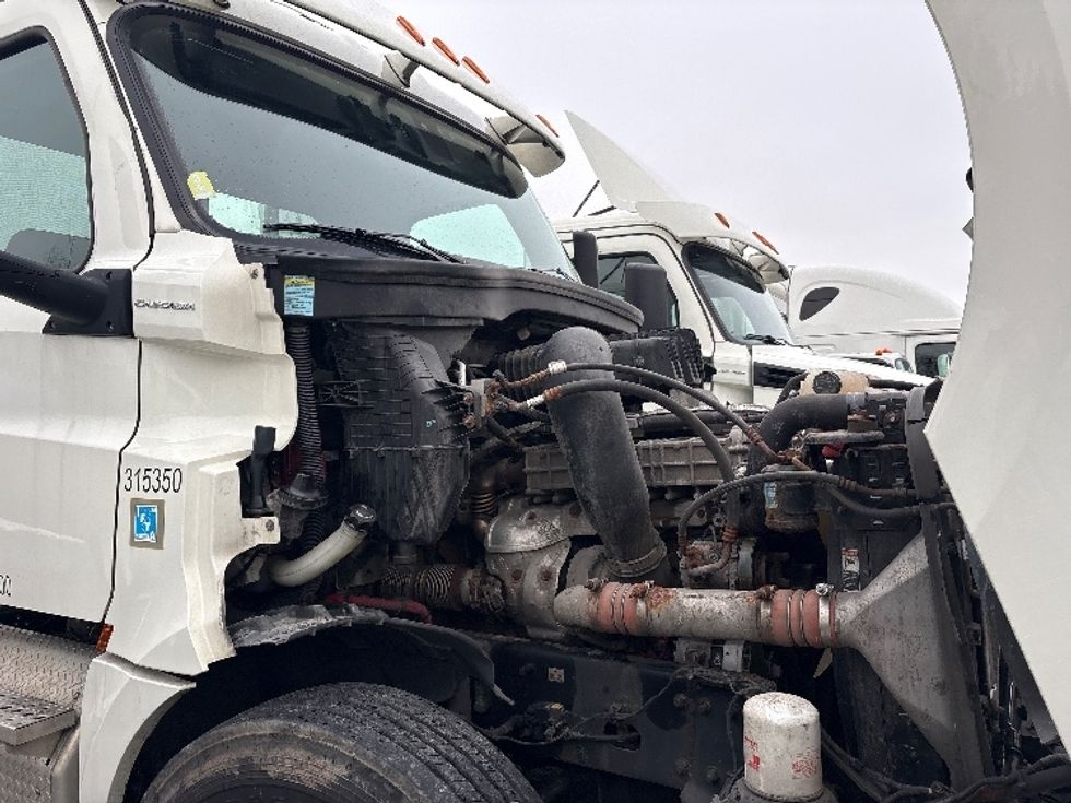 Day Cab Tractor-Heavy Duty Tractors-Freightliner-2018-T12664ST-Coxsackie-NY-510,521\n\t\tmiles-$ 33,250 - Image 15