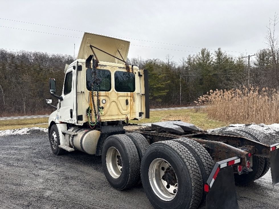 Day Cab Tractor-Heavy Duty Tractors-Freightliner-2018-T12664ST-Coxsackie-NY-510,521\n\t\tmiles-$ 33,250 - Image 5
