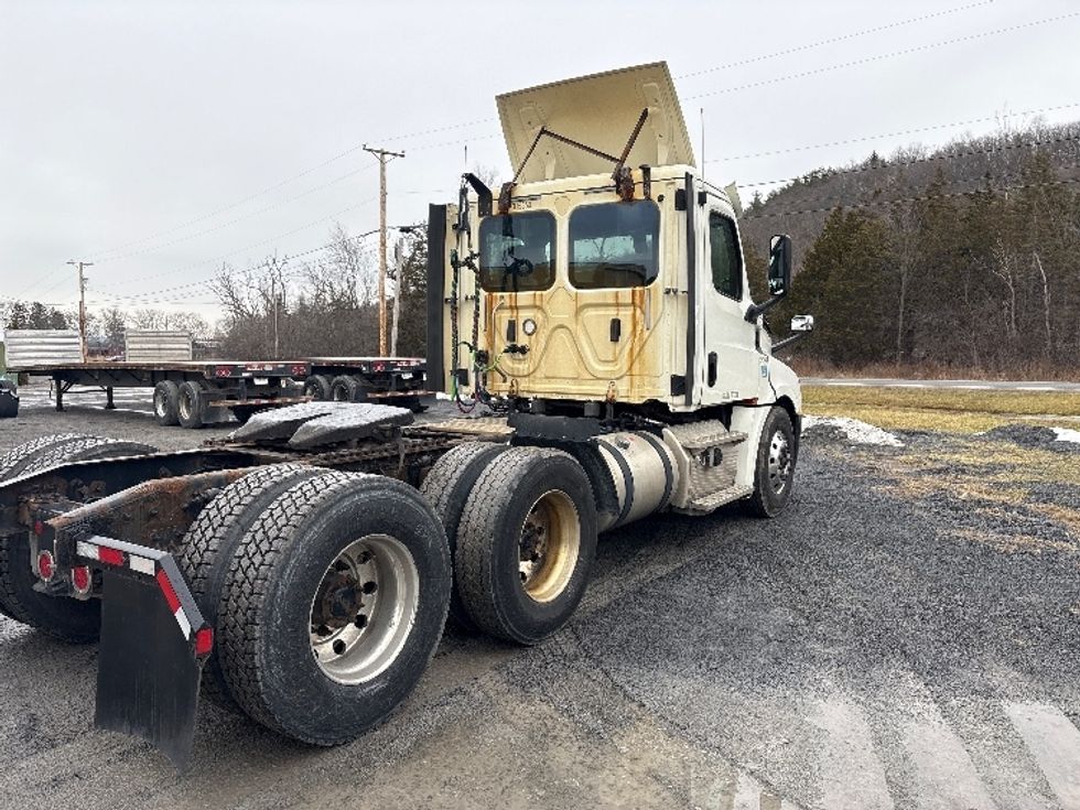 Day Cab Tractor-Heavy Duty Tractors-Freightliner-2018-T12664ST-Coxsackie-NY-510,521\n\t\tmiles-$ 33,250 - Image 7