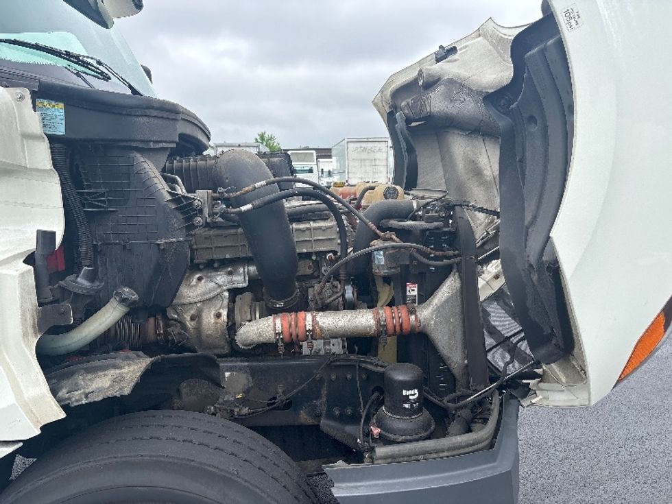 Day Cab Tractor-Heavy Duty Tractors-Freightliner-2018-T12664ST-Cranbury-NJ-246,901\n\t\tmiles-$ 49,250 - Image 15