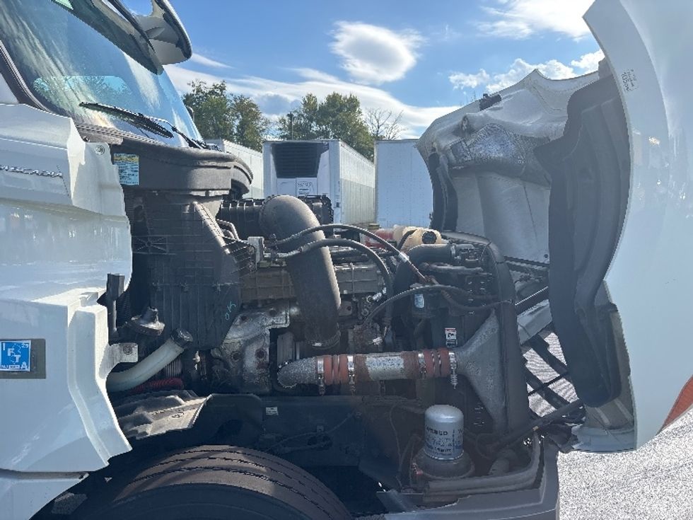 Day Cab Tractor-Heavy Duty Tractors-Freightliner-2018-T12664ST-Cranbury-NJ-260,839\n\t\tmiles-$ 41,250 - Image 15