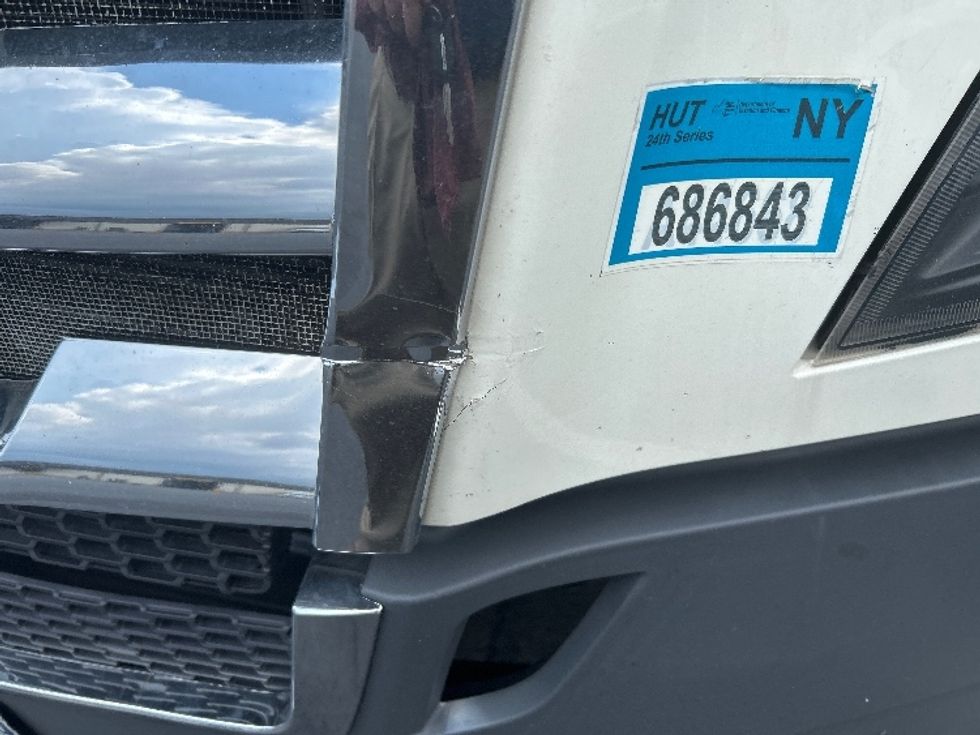 Day Cab Tractor-Heavy Duty Tractors-Freightliner-2018-T12664ST-Cranbury-NJ-265,861\n\t\tmiles-$ 47,000 - Image 17