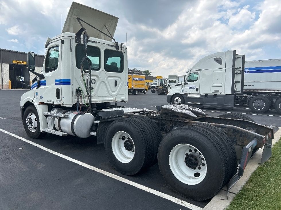 Day Cab Tractor-Heavy Duty Tractors-Freightliner-2018-T12664ST-Cranbury-NJ-265,861\n\t\tmiles-$ 47,000 - Image 5