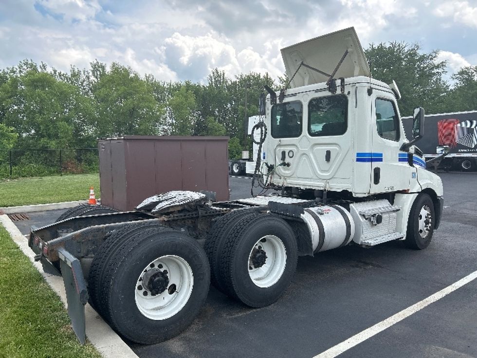 Day Cab Tractor-Heavy Duty Tractors-Freightliner-2018-T12664ST-Cranbury-NJ-265,861\n\t\tmiles-$ 47,000 - Image 7