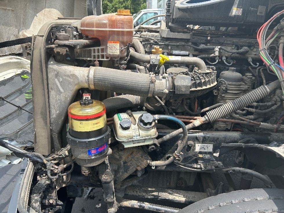 Day Cab Tractor-Heavy Duty Tractors-Freightliner-2018-T12664ST-Cranbury-NJ-397,160\n\t\tmiles-$ 39,500 - Image 14
