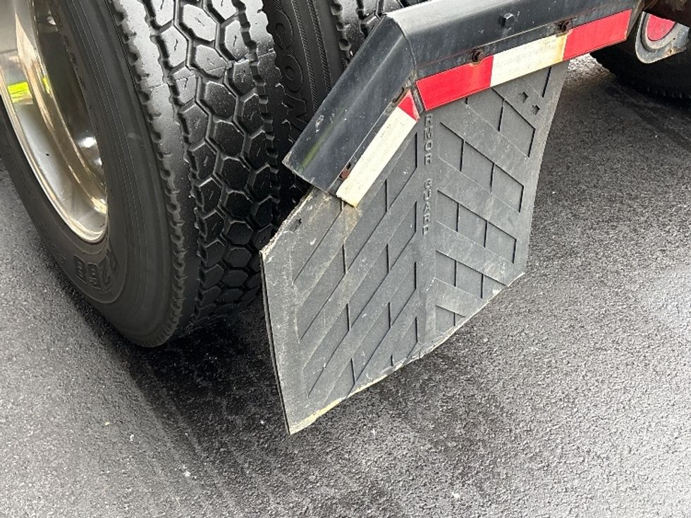 Day Cab Tractor-Heavy Duty Tractors-Freightliner-2018-T12664ST-Cranbury-NJ-410,313\n\t\tmiles-$ 39,250 - Image 18