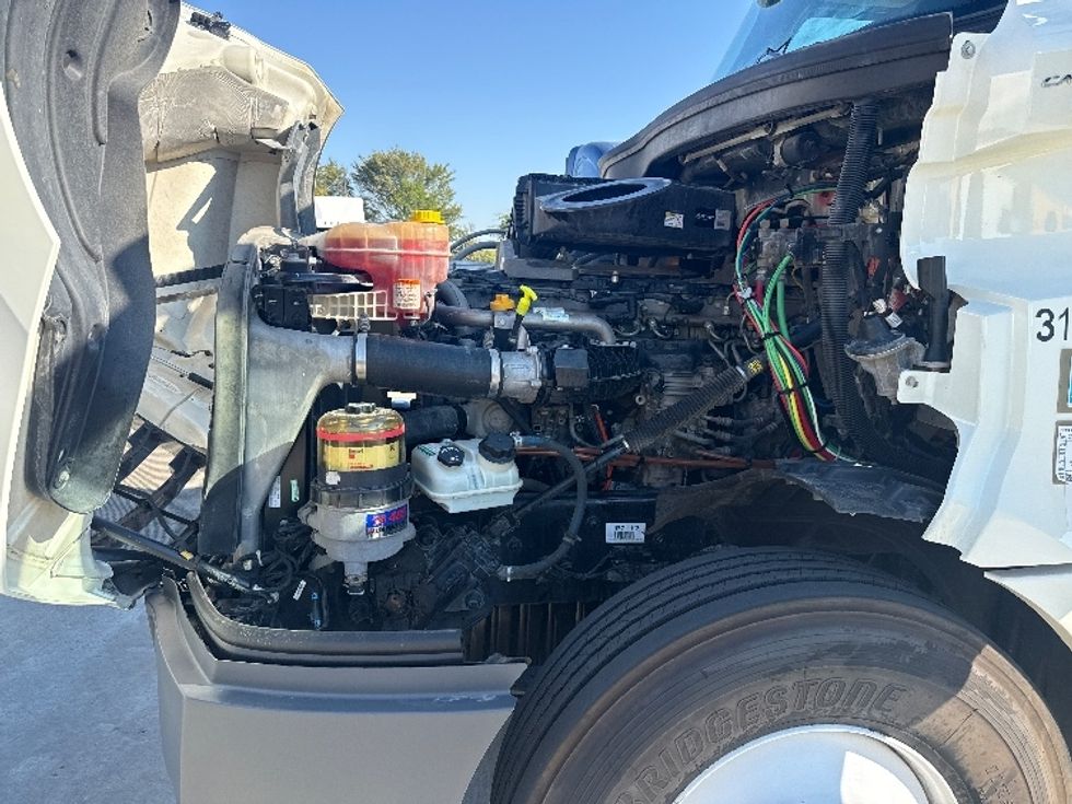 Day Cab Tractor-Heavy Duty Tractors-Freightliner-2018-T12664ST-Dallas-TX-320,156\n\t\tmiles-$ 48,250 - Image 16