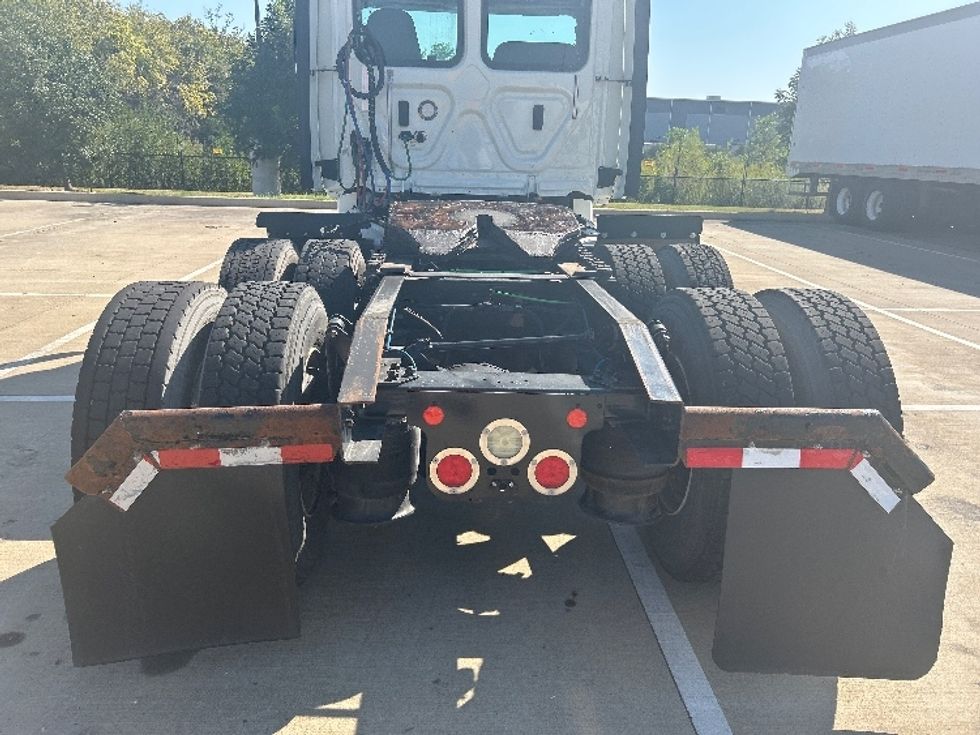 Day Cab Tractor-Heavy Duty Tractors-Freightliner-2018-T12664ST-Dallas-TX-320,156\n\t\tmiles-$ 48,250 - Image 6