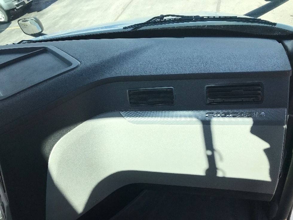 Day Cab Tractor-Heavy Duty Tractors-Freightliner-2018-T12664ST-Davenport-IA-361,465\n\t\tmiles-$ 51,500 - Image 13