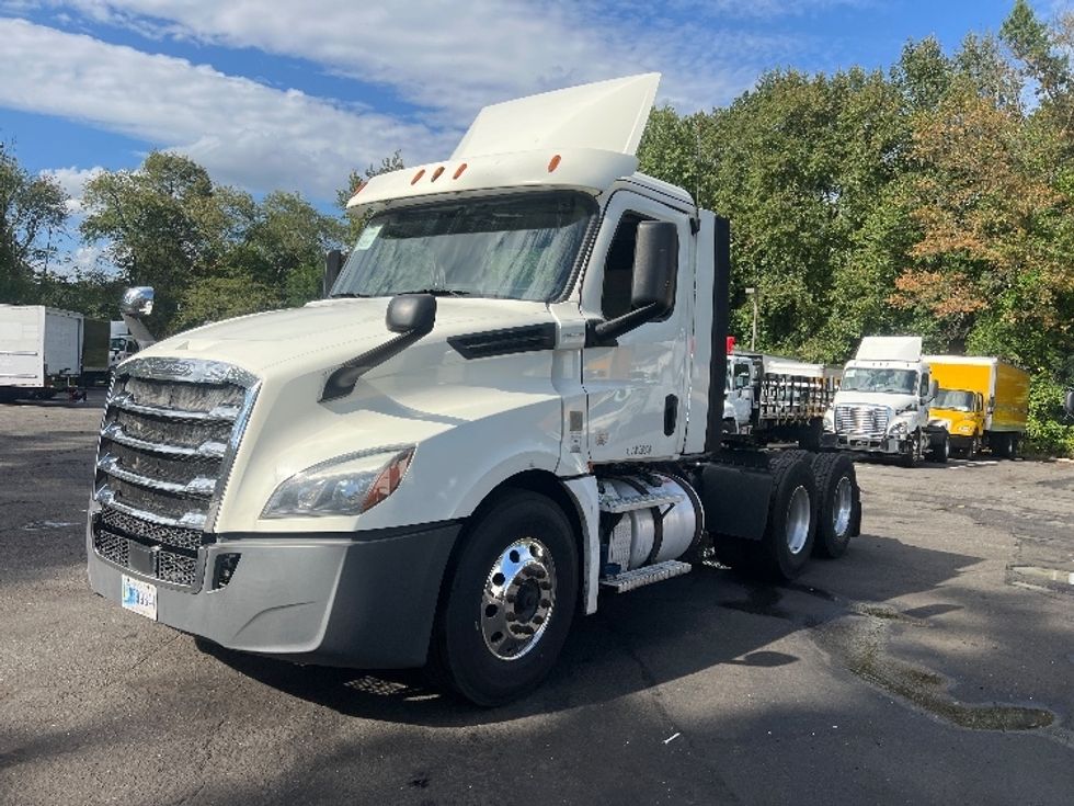 Day Cab Tractor-Heavy Duty Tractors-Freightliner-2018-T12664ST-Dayton-NJ-460,838\n\t\tmiles-$ 37,000 - Image 3