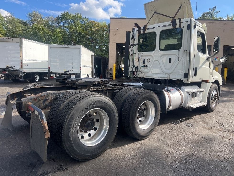 Day Cab Tractor-Heavy Duty Tractors-Freightliner-2018-T12664ST-Dayton-NJ-460,838\n\t\tmiles-$ 37,000 - Image 7