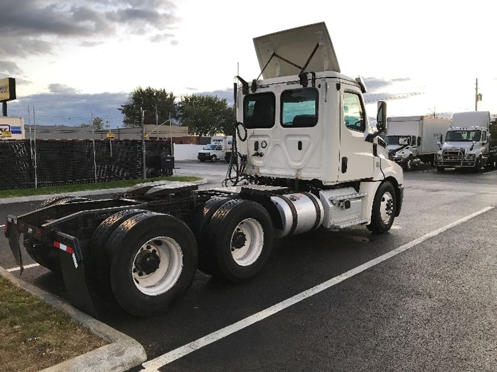 Day Cab Tractor-Heavy Duty Tractors-Freightliner-2018-T12664ST-Dayton-OH-469,247\n\t\tmiles-$ 44,250 - Image 7