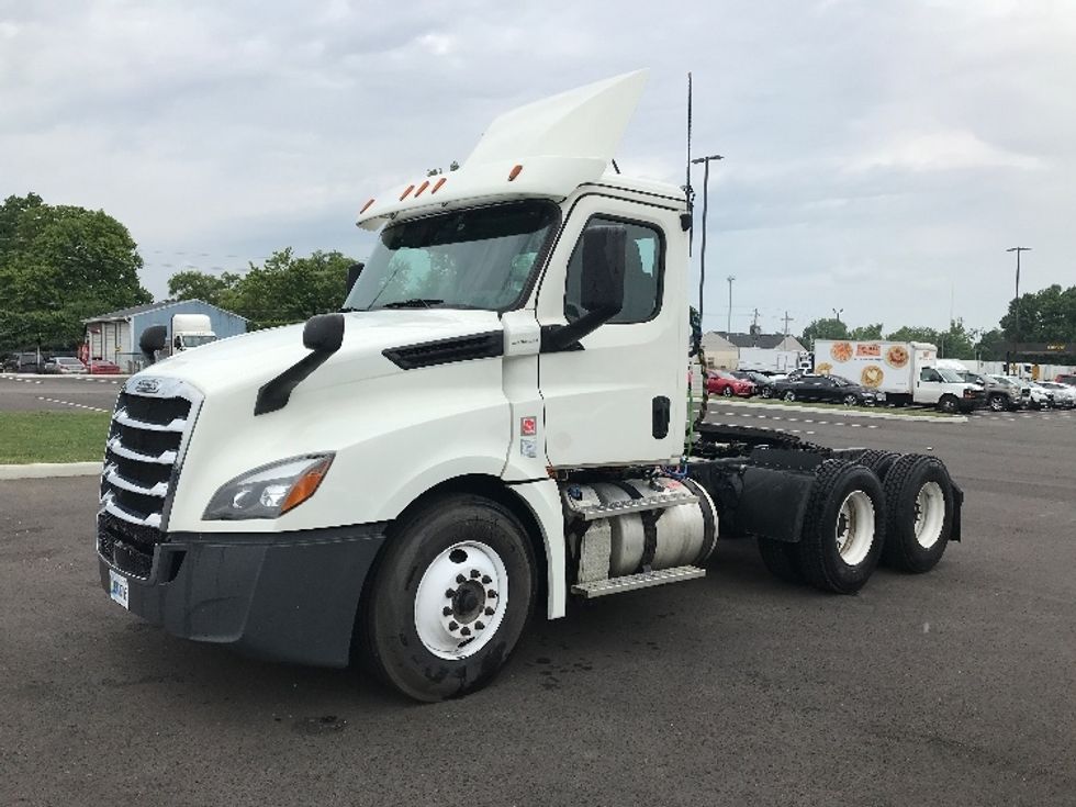 Day Cab Tractor-Heavy Duty Tractors-Freightliner-2018-T12664ST-Dayton-OH-488,857\n\t\tmiles-$ 43,000 - Image 3