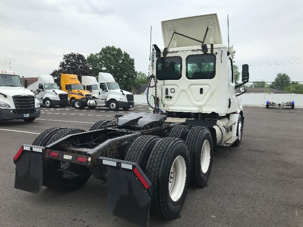 Day Cab Tractor-Heavy Duty Tractors-Freightliner-2018-T12664ST-Dayton-OH-488,857\n\t\tmiles-$ 43,000 - Image 7