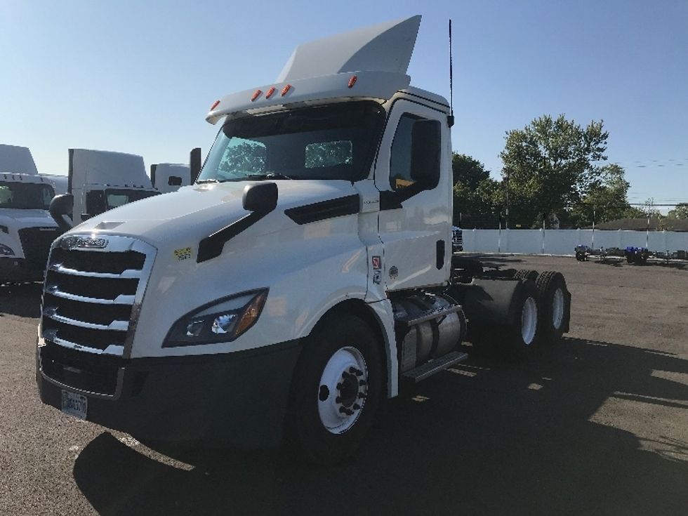 Day Cab Tractor-Heavy Duty Tractors-Freightliner-2018-T12664ST-Dayton-OH-540,837\n\t\tmiles-$ 38,750 - Image 3
