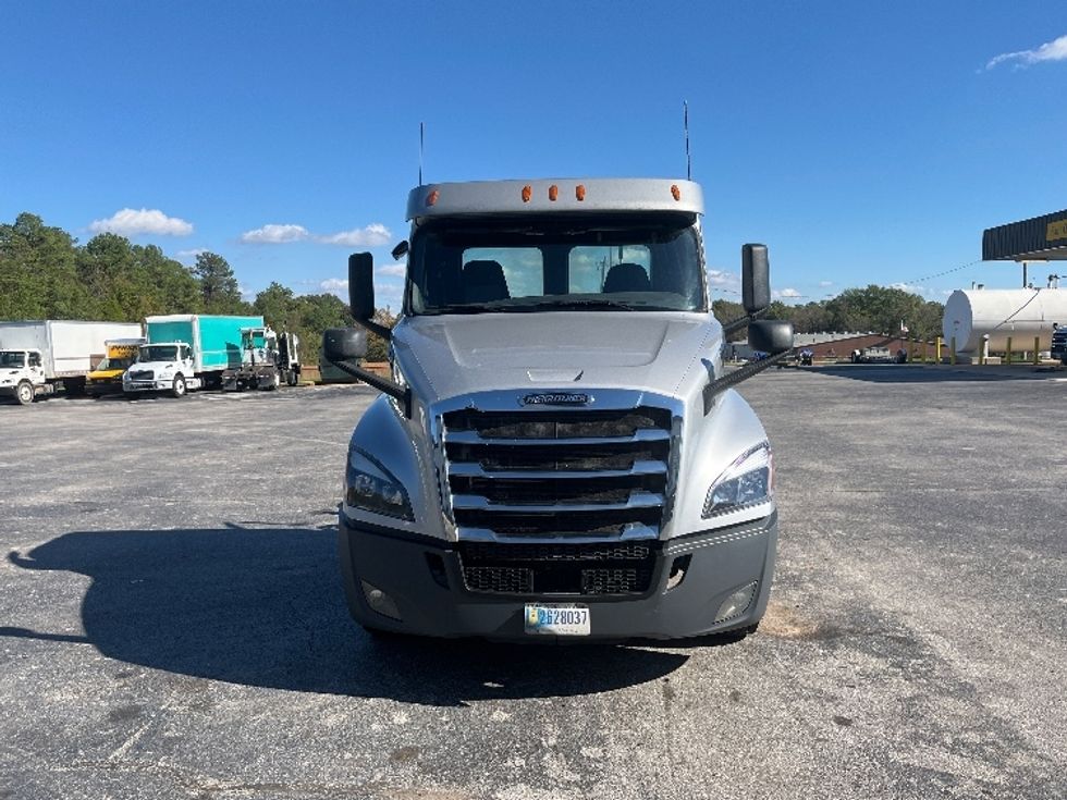 Day Cab Tractor-Heavy Duty Tractors-Freightliner-2018-T12664ST-Decatur-AL-401,885\n\t\tmiles-$ 42,500 - Image 2