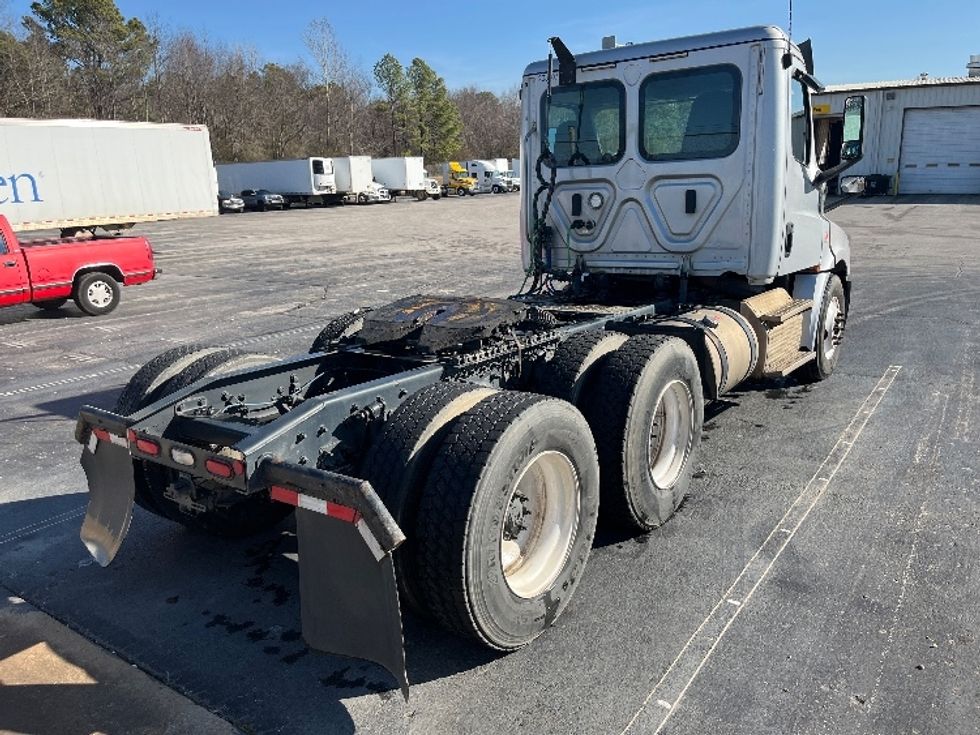 Day Cab Tractor-Heavy Duty Tractors-Freightliner-2018-T12664ST-Decatur-AL-413,919\n\t\tmiles-$ 44,750 - Image 7