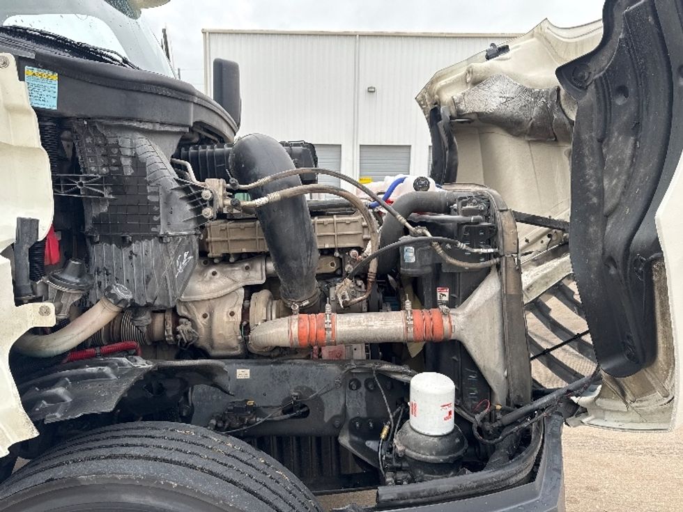 Day Cab Tractor-Heavy Duty Tractors-Freightliner-2018-T12664ST-Denton-TX-569,702\n\t\tmiles-$ 36,750 - Image 15